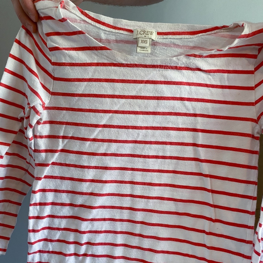 Red horizontal stripe 3/4 sleeve scoopneck